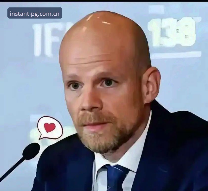 揭秘世界杯安保背后的博弈：三名英国警员与46.3MB的智慧对决